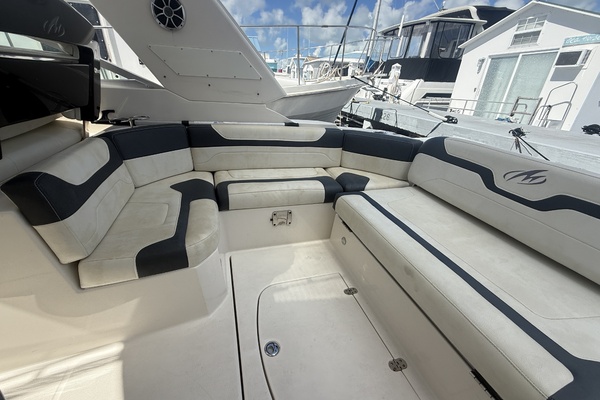 33ft Monterey Yacht For Sale