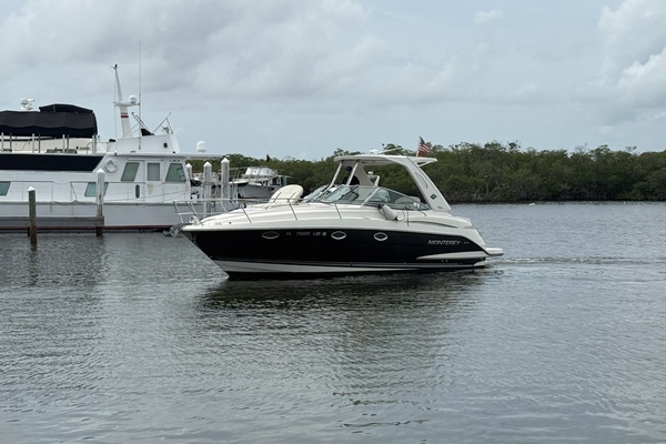 33ft Monterey Yacht For Sale