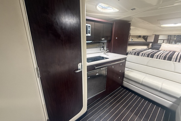 33ft Monterey Yacht For Sale