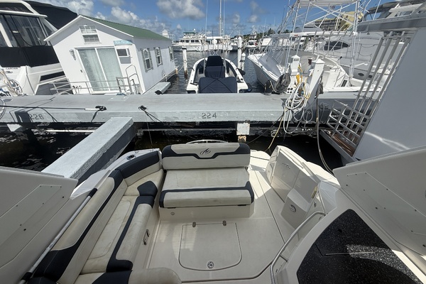 33ft Monterey Yacht For Sale