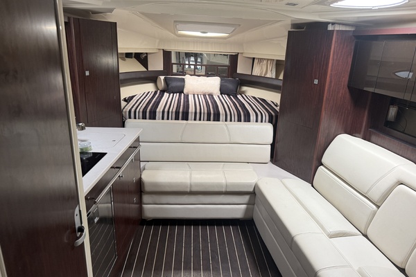 33ft Monterey Yacht For Sale