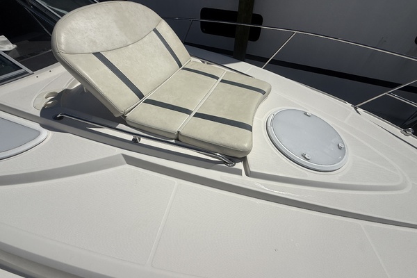 33ft Monterey Yacht For Sale