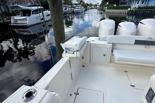 35ft Cobia Yacht For Sale
