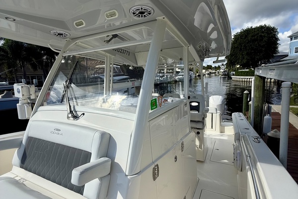 35ft Cobia Yacht For Sale