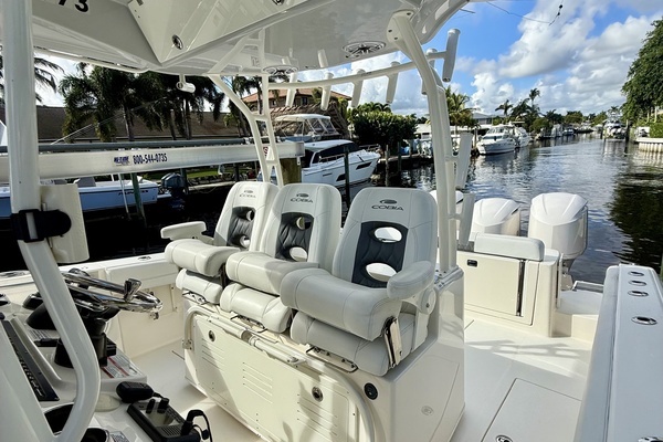 35ft Cobia Yacht For Sale