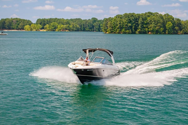 27ft Regal Yacht For Sale