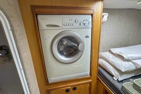 CONSCIOUS SEDATION 42ft Manta Yacht For Sale