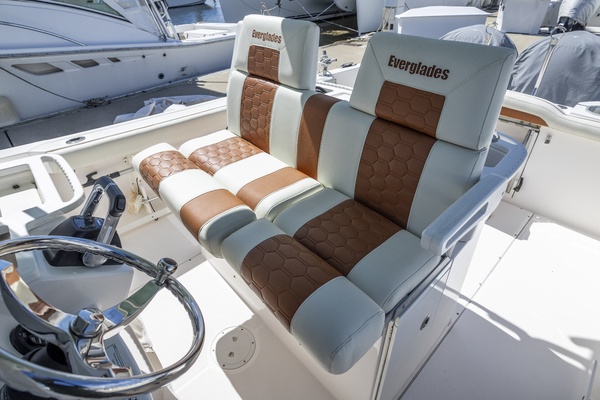 2012 Everglades 290 CC 29ft Everglades Yacht For Sale