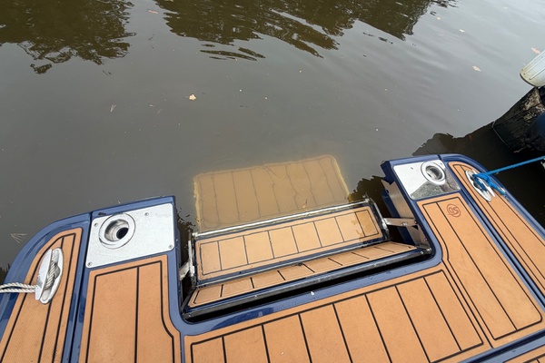 27ft Chaparral Yacht For Sale