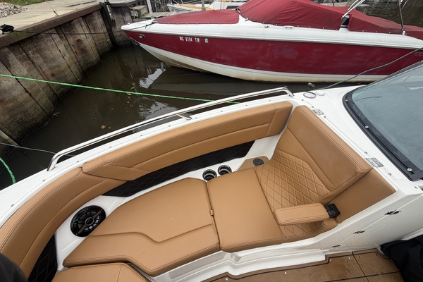 27ft Chaparral Yacht For Sale