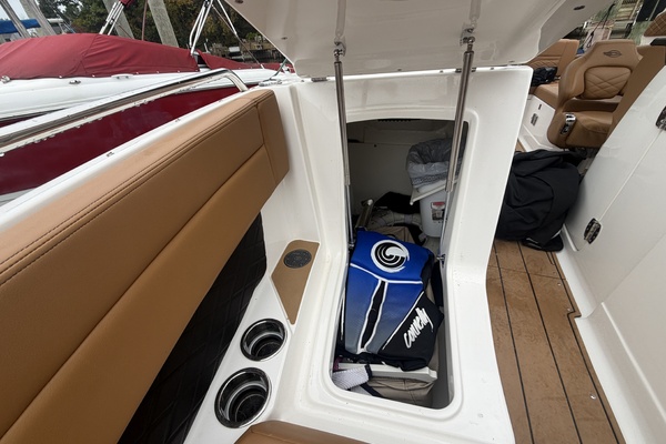 27ft Chaparral Yacht For Sale