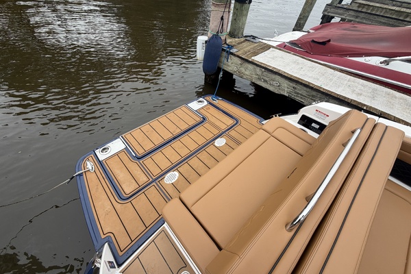 27ft Chaparral Yacht For Sale