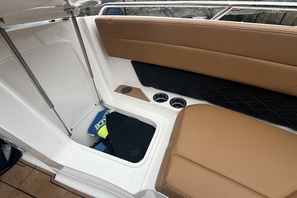 27ft Chaparral Yacht For Sale