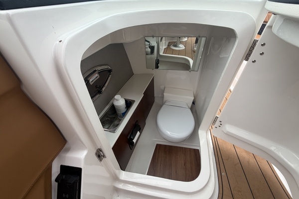 27ft Chaparral Yacht For Sale