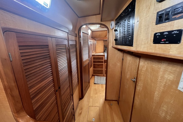 MITERNE 51ft Perry Yacht For Sale