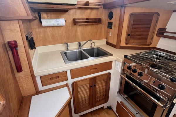MITERNE 51ft Perry Yacht For Sale