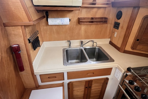 MITERNE 51ft Perry Yacht For Sale