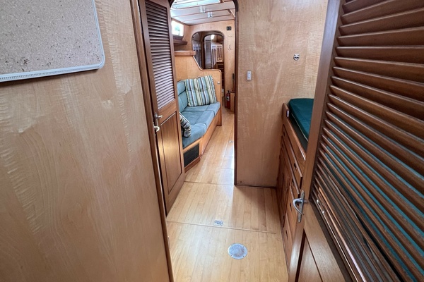 MITERNE 51ft Perry Yacht For Sale