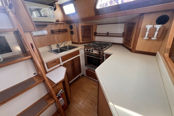 MITERNE 51ft Perry Yacht For Sale