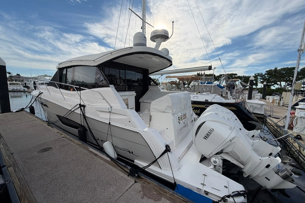 38-ft-Regal-2022-38 XO- Fort Myers Florida United States  yacht for sale