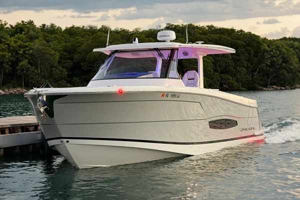 38-ft-Regal-2020-38 SAV- Miami Florida United States  yacht for sale