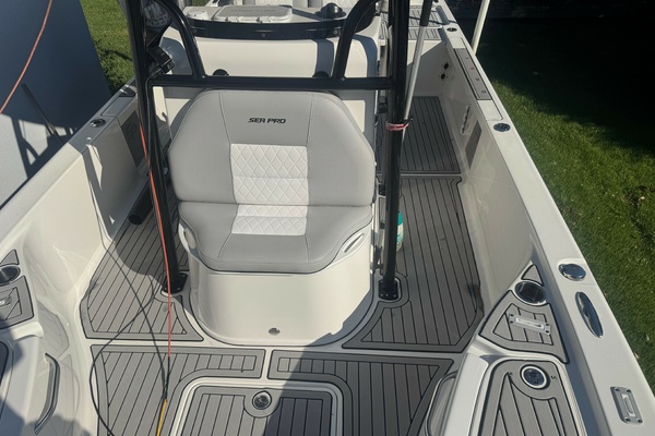 24ft Sea Pro Yacht For Sale