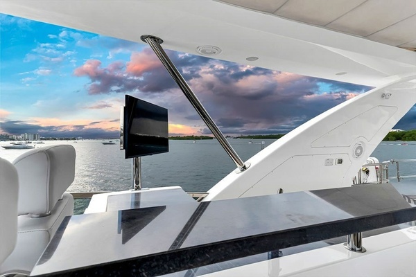 G FORCE 84ft Azimut Yacht For Sale