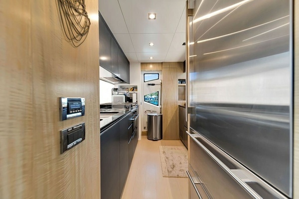 G FORCE 84ft Azimut Yacht For Sale