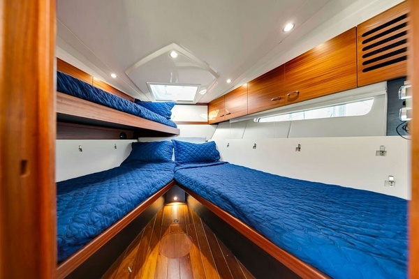 36ft Pursuit Yacht For Sale