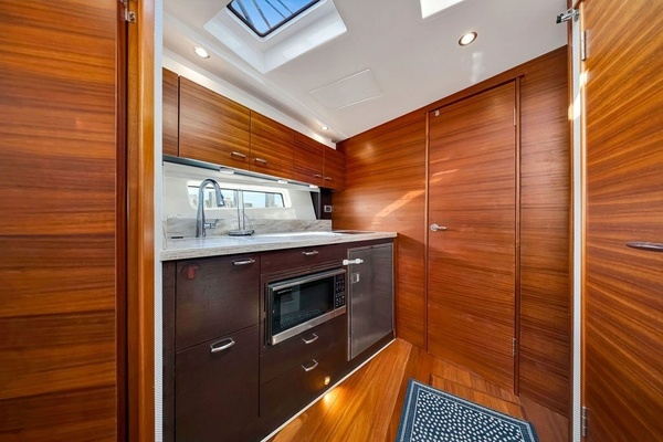 36ft Pursuit Yacht For Sale