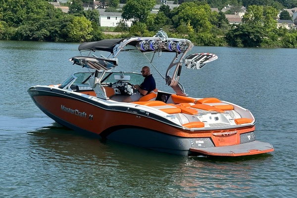 22ft Mastercraft Yacht For Sale