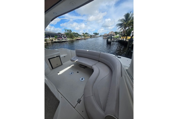 35ft Cruisers Yachts Yacht For Sale