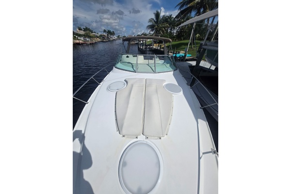 35ft Cruisers Yachts Yacht For Sale