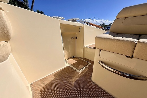 28ft Chris Craft Yacht For Sale