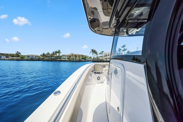 35ft Sportsman Yacht For Sale