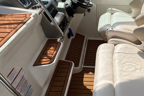 31ft Chaparral Yacht For Sale