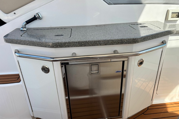 31ft Chaparral Yacht For Sale