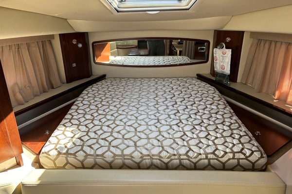 31ft Chaparral Yacht For Sale