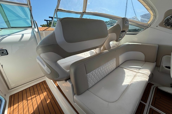 31ft Chaparral Yacht For Sale