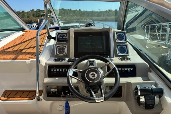 31ft Chaparral Yacht For Sale