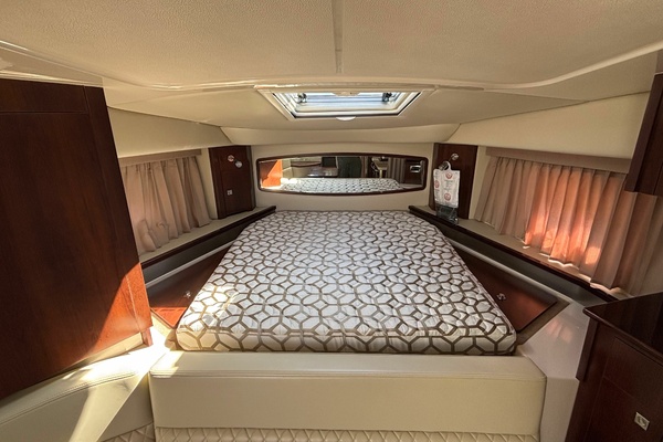 31ft Chaparral Yacht For Sale