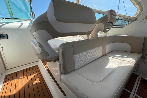 31ft Chaparral Yacht For Sale