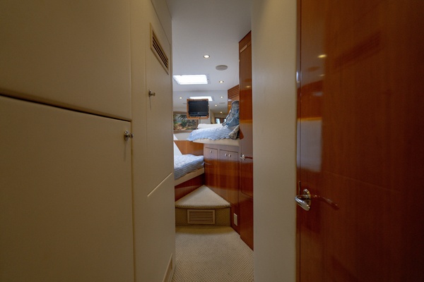 Knot So Fast 54ft Hatteras Yacht For Sale