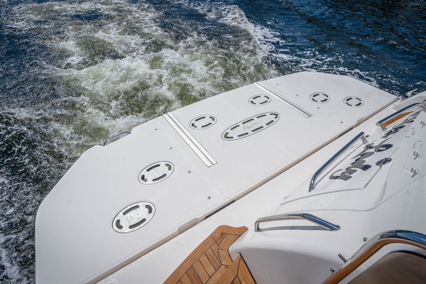 Raw Sea Lady 60ft Sea Ray Yacht For Sale
