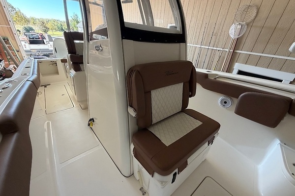 27ft Pioneer Yacht For Sale