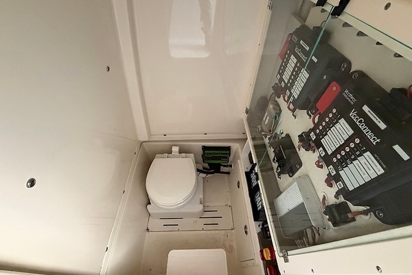 27ft Pioneer Yacht For Sale
