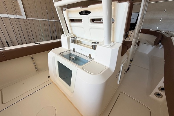 27ft Pioneer Yacht For Sale