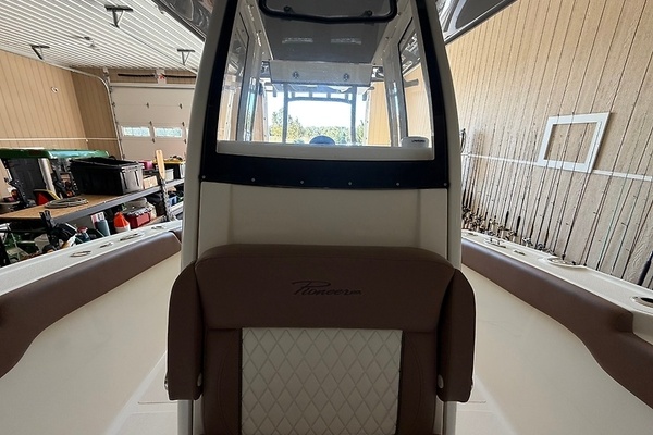 27ft Pioneer Yacht For Sale