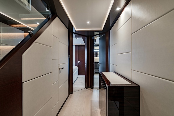 M Y 12 102ft Ocean Alexander Yacht For Sale
