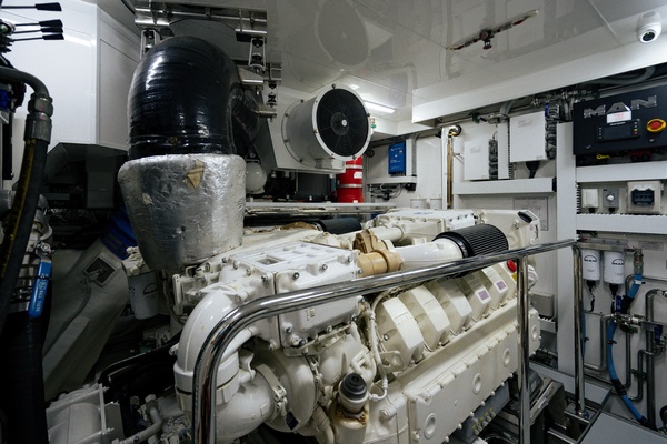 M Y 12 102ft Ocean Alexander Yacht For Sale